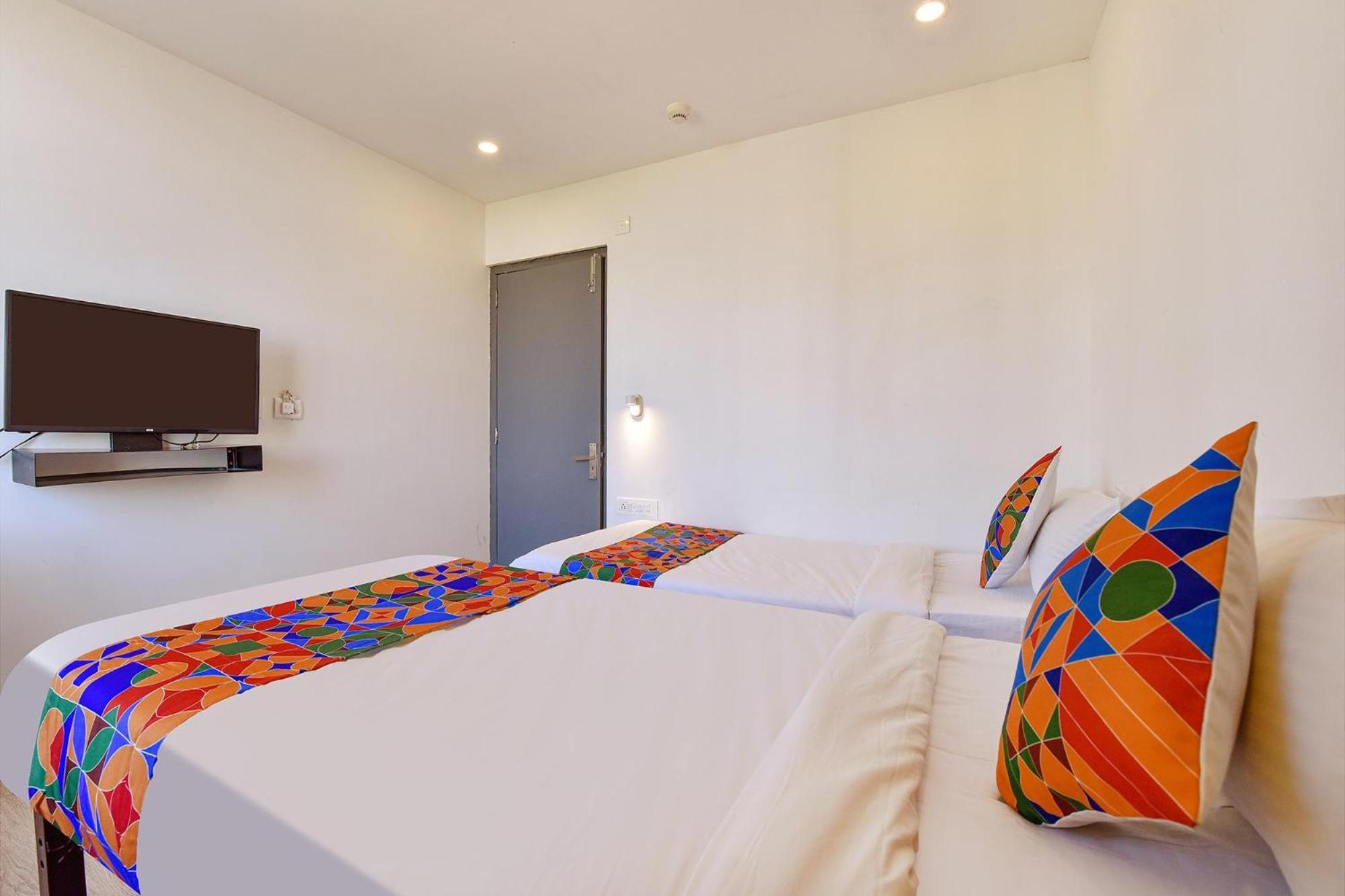 Fabhotel Ny Townhouse Ahmedabad Ngoại thất bức ảnh