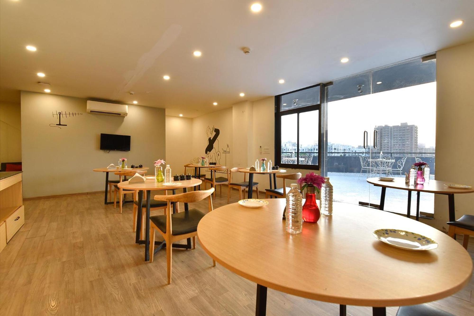Fabhotel Ny Townhouse Ahmedabad Ngoại thất bức ảnh